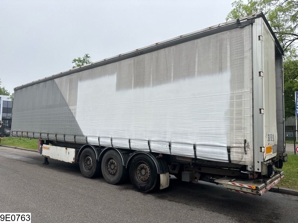 Fruehauf Tautliner aluminum side panels