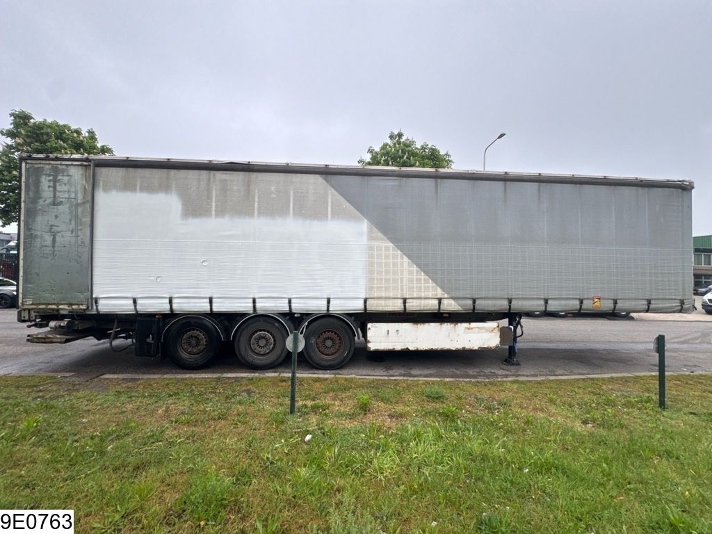 Fruehauf Tautliner aluminum side panels