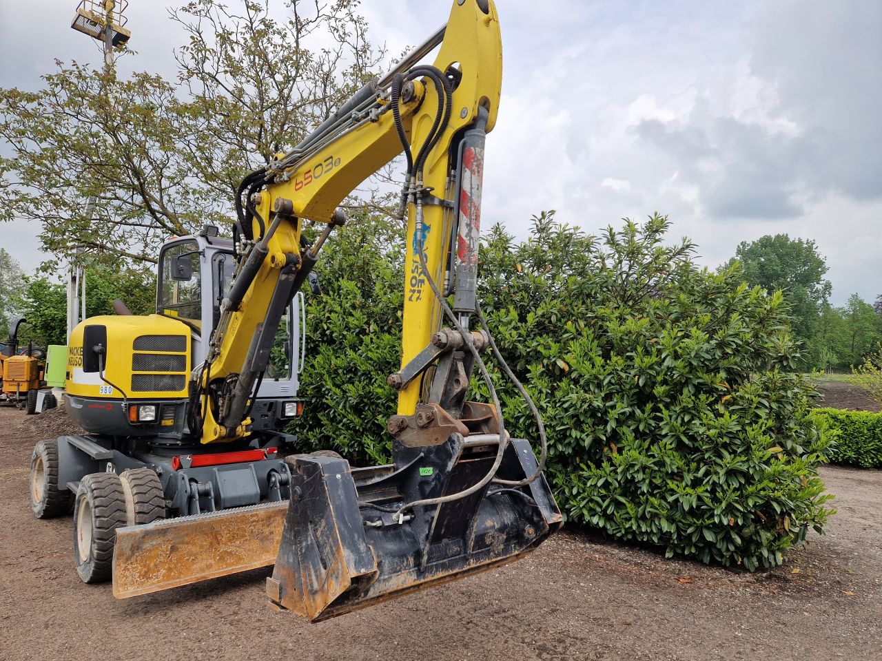 Minigraver wacker neuson 6503 banden kraan