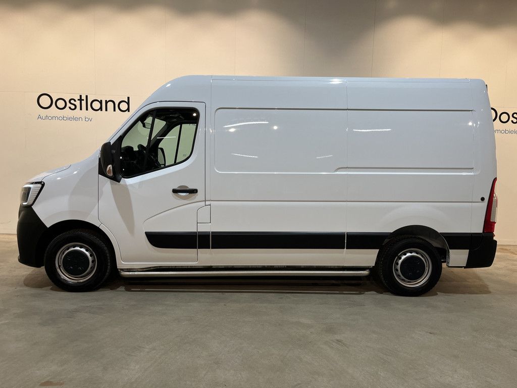 Renault Master 2.3 dCi 135 L2H2 136 PK / Portaallaadklep / Euro 6 / Airco / CarPlay / Cruise Control / Camera / Navigatie / 60.000 KM !!