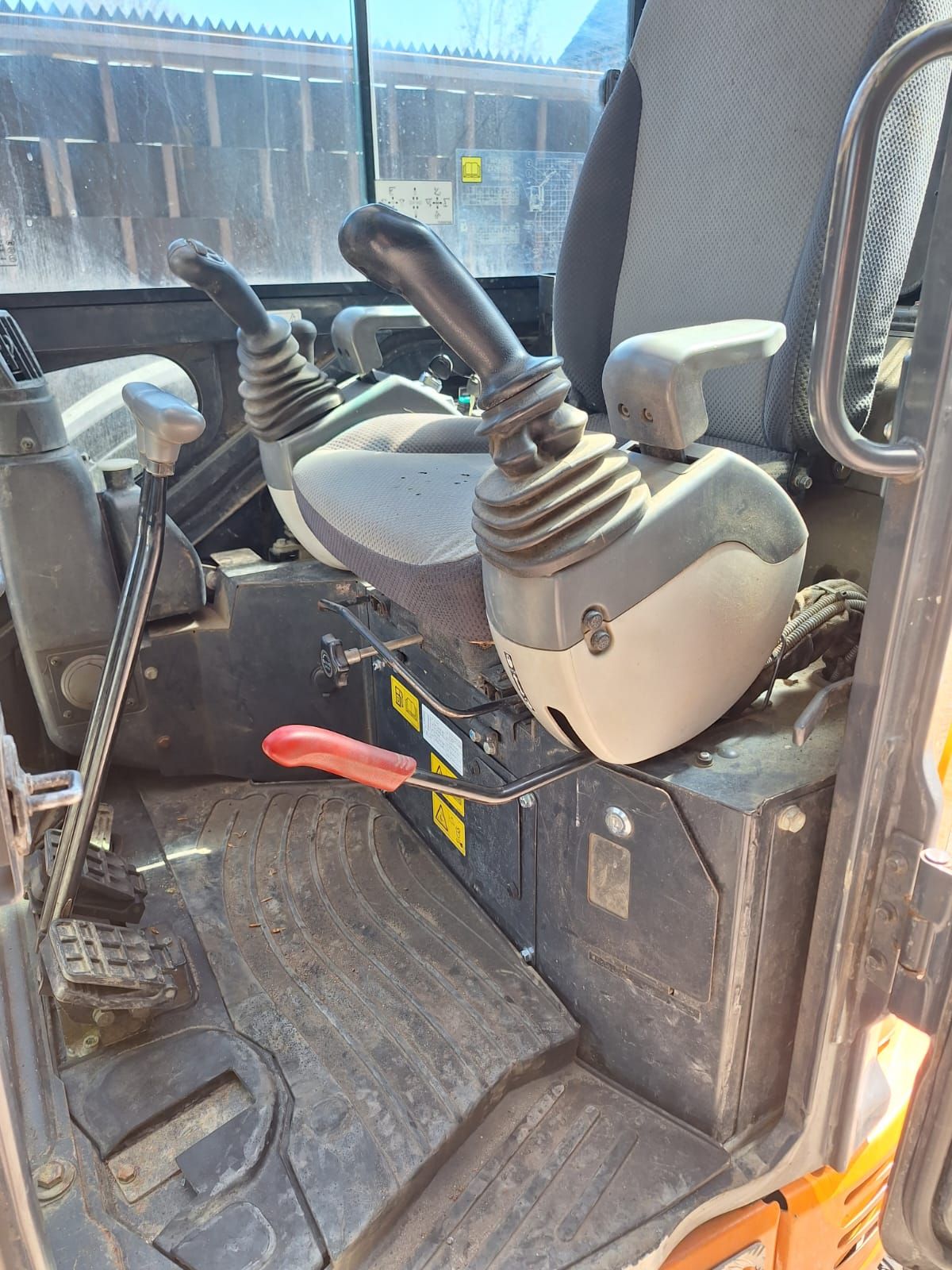 Hitachi ZX26U Bobcat yanmar graafmachine kobelco kubota neuson