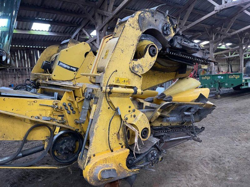 New Holland MF675W