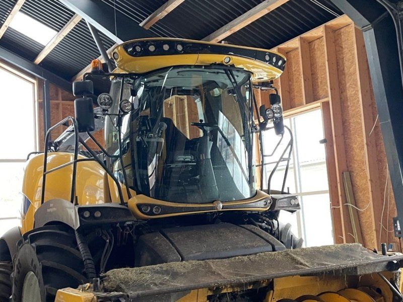 New Holland FR550