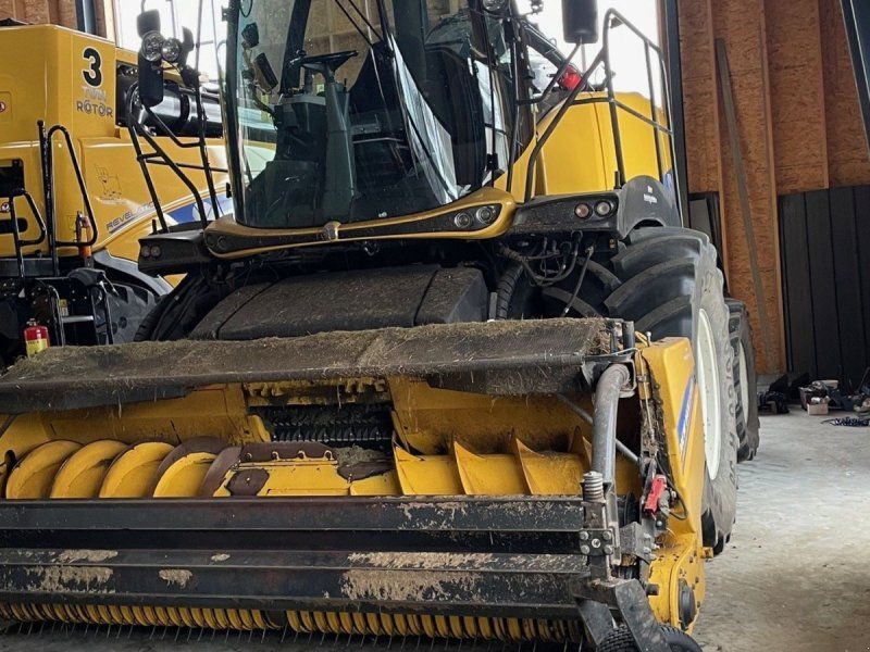 New Holland FR550