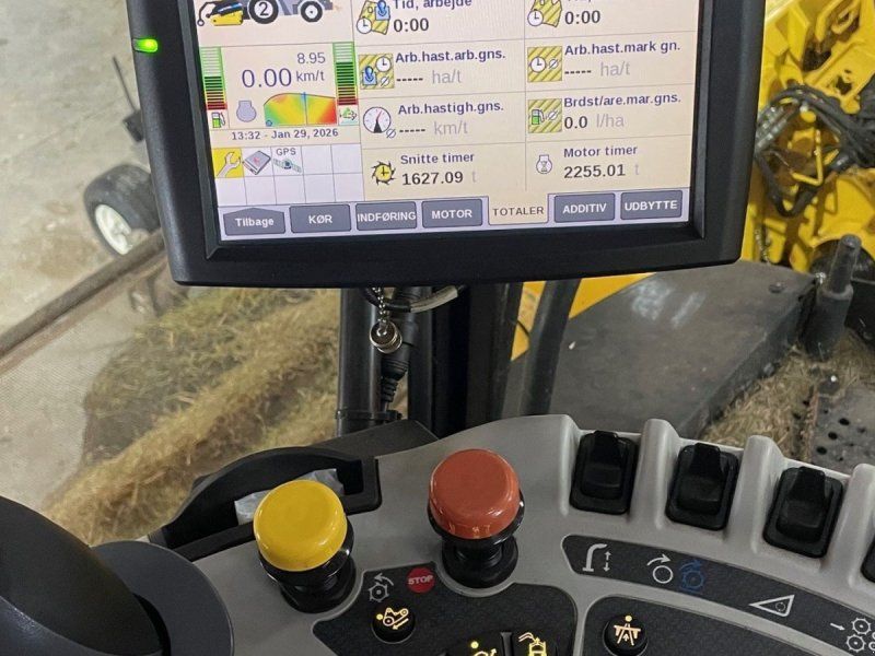 New Holland FR550