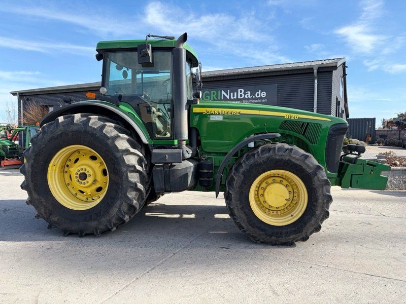John Deere 8120 PowrShift