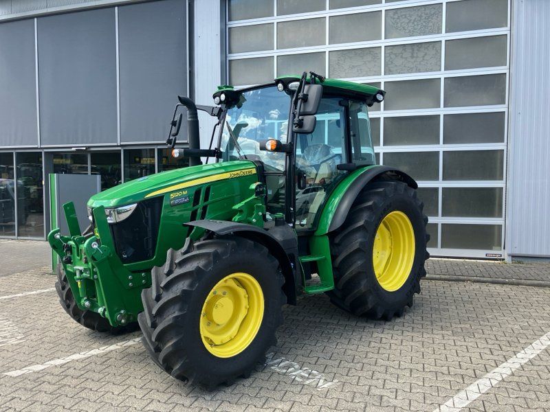 John Deere 5120M