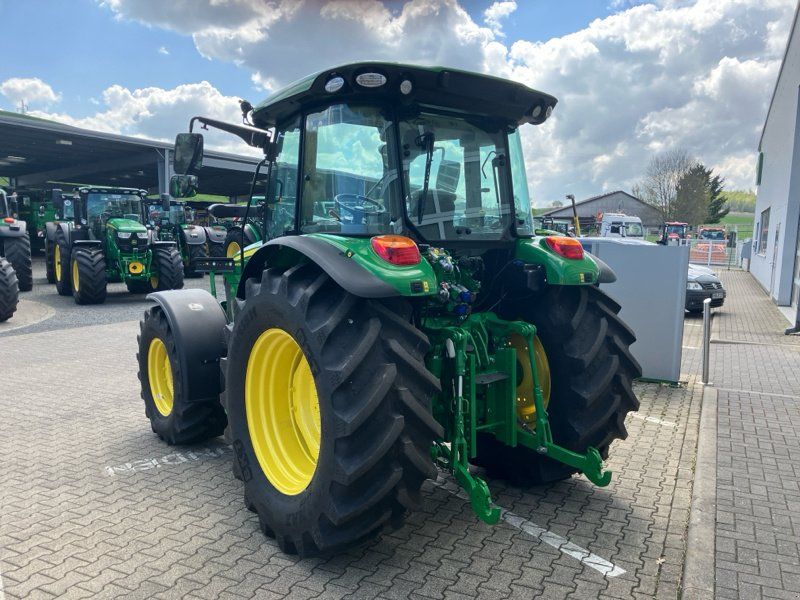 John Deere 5120M