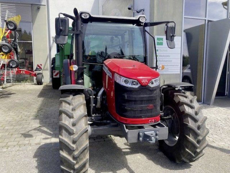 Massey Ferguson 4708 M ESSENTIAL