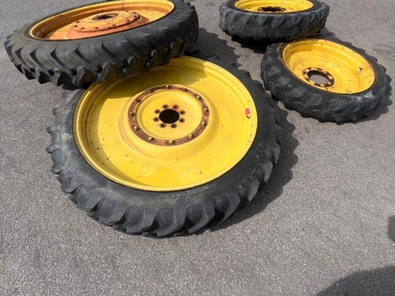 John Deere 270/95 R48, 230/95 R32, 8-Loch, Pflege