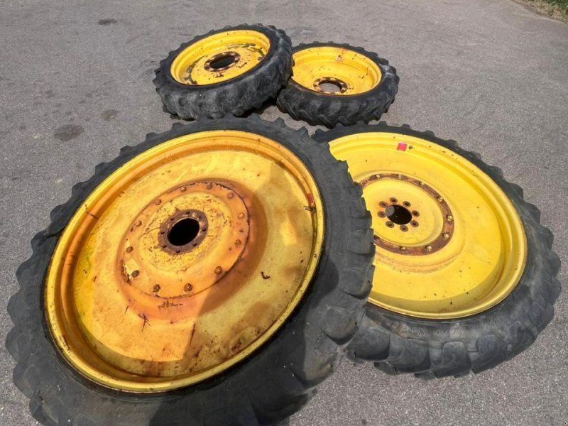 John Deere 270/95 R48, 230/95 R32, 8-Loch, Pflege