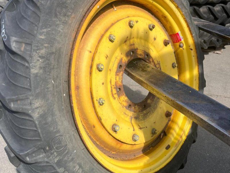 Taurus 270/95 R32, 8-Loch