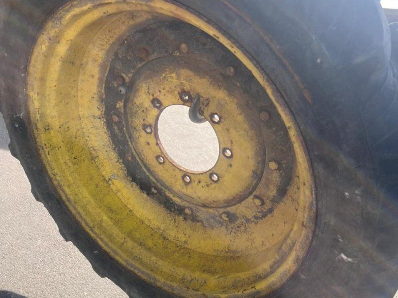 Taurus 270/95 R32, 8-Loch