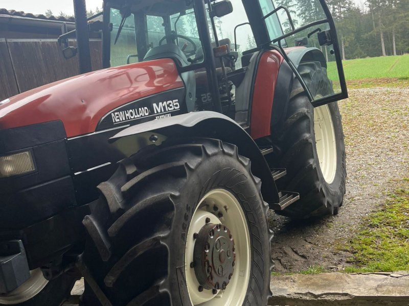 New Holland M 135