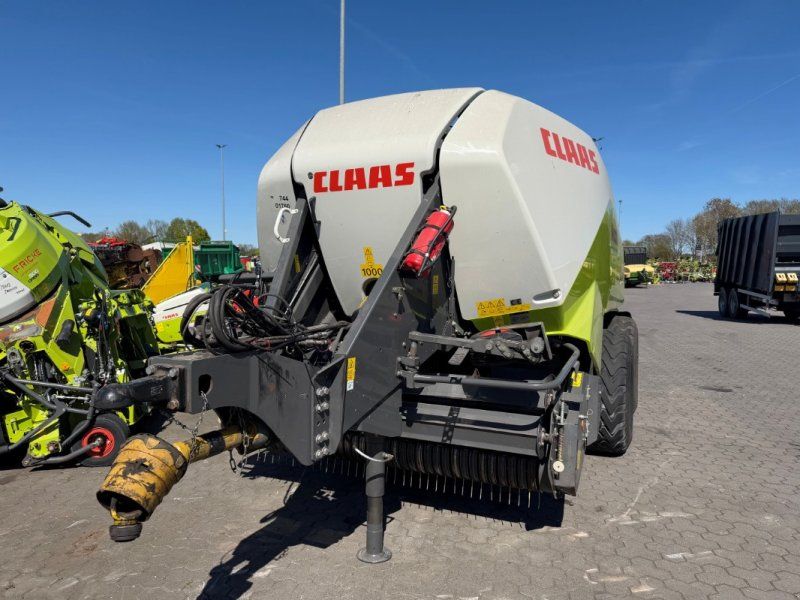 Claas Quadrant 3200 FC