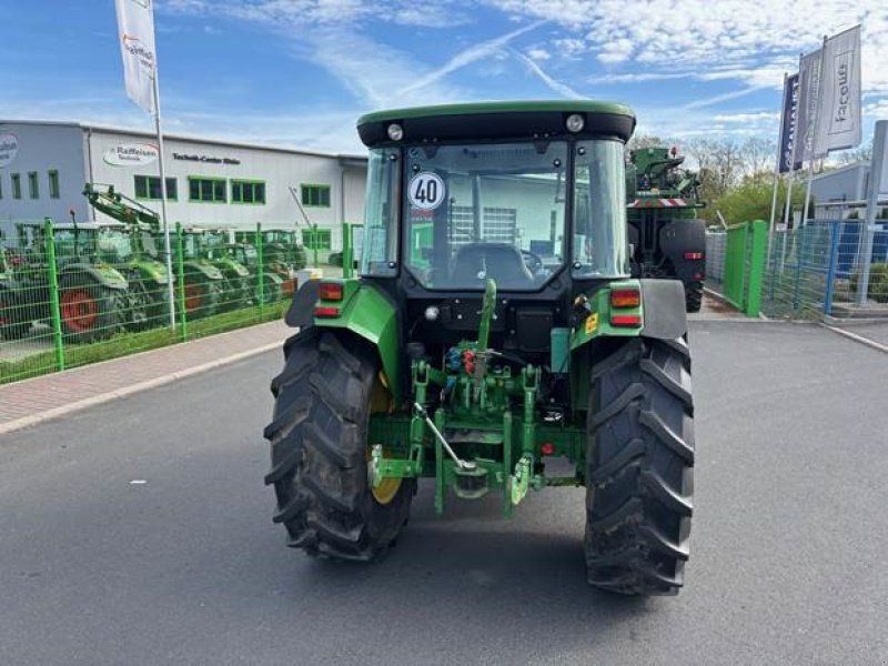 John Deere 5215