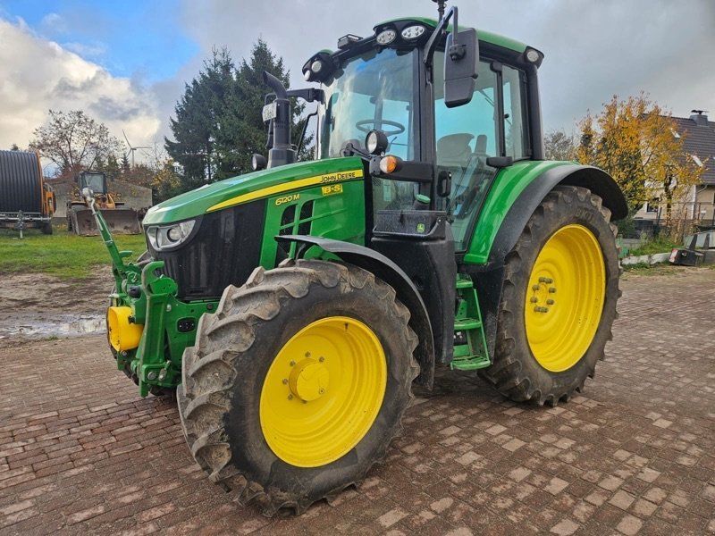 John Deere 6120M