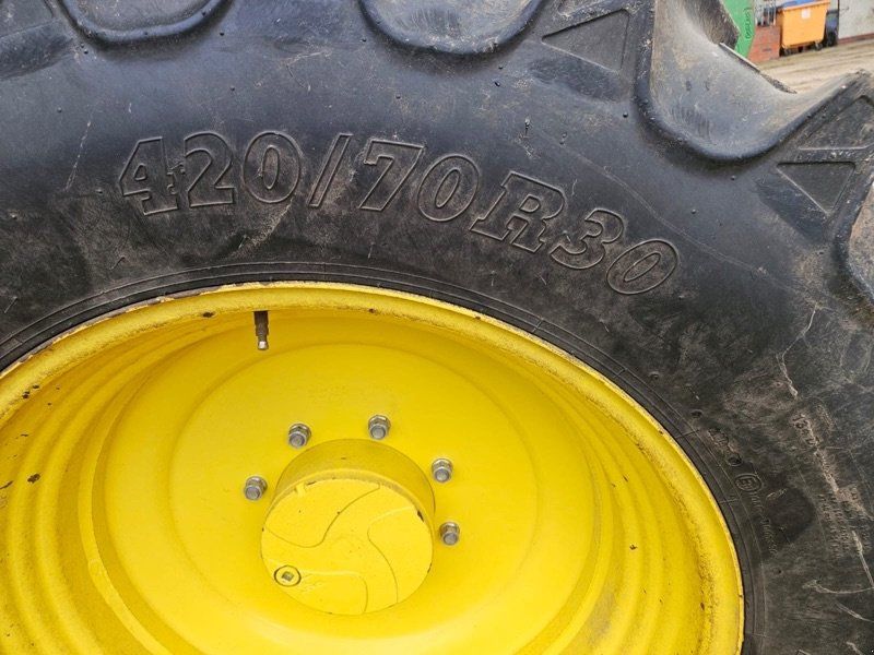 John Deere 6120M