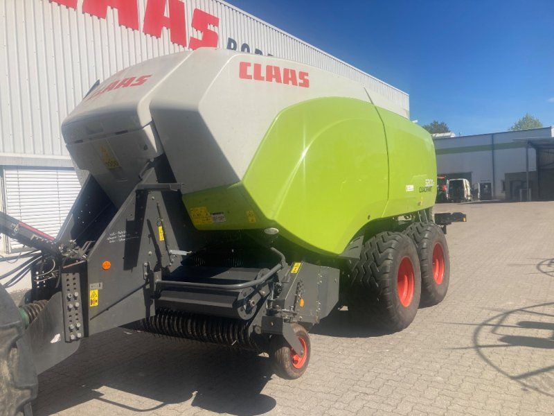Claas Quadrant 5200 FC Tandem