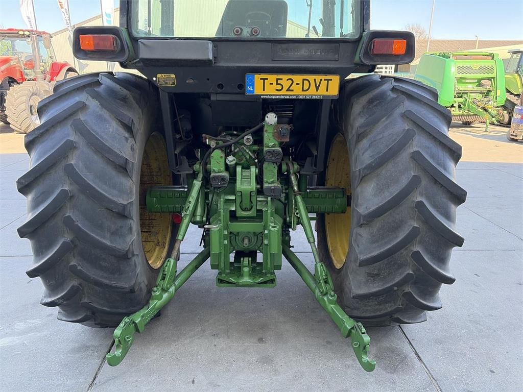 John Deere 4055
