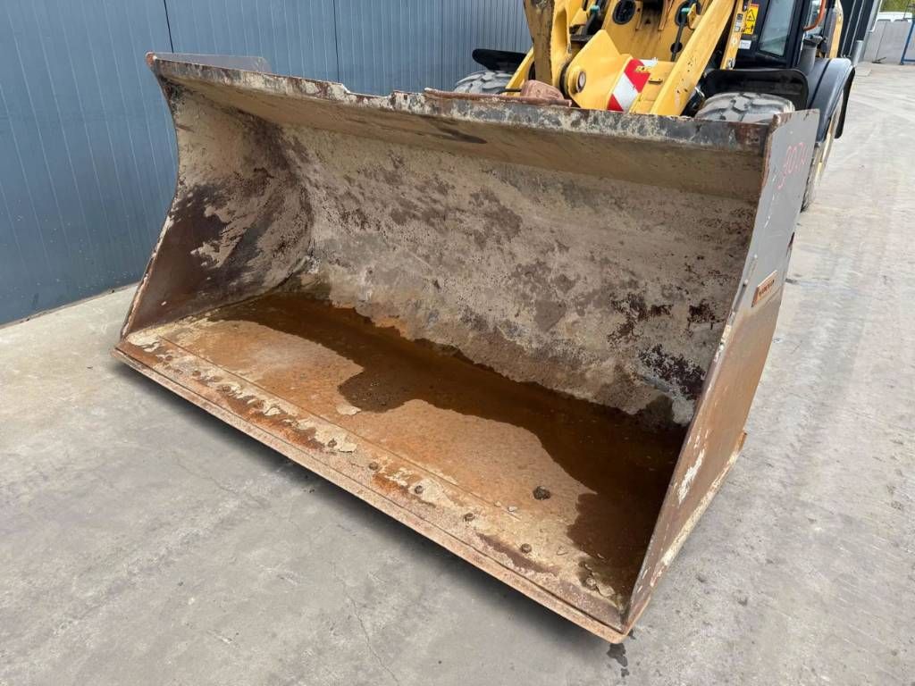 CAT 907H