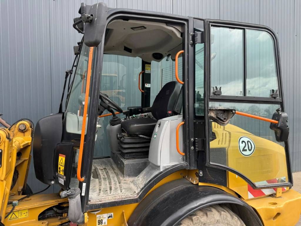 CAT 907H