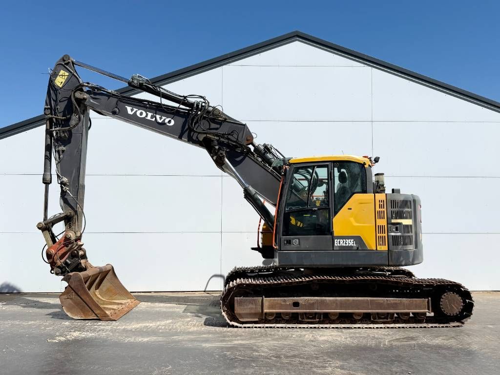 Volvo ECR235EL - Triple Boom / Tilting Bucket / 3 Bucket