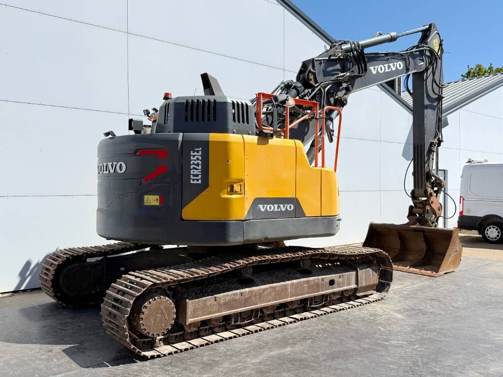 Volvo ECR235EL - Triple Boom / Tilting Bucket / 3 Bucket