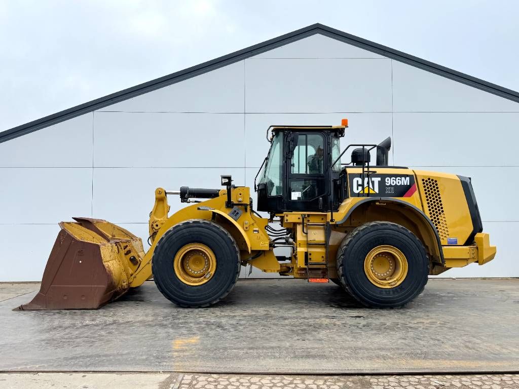 CAT 966MXE - Camera / Automatic Greasing