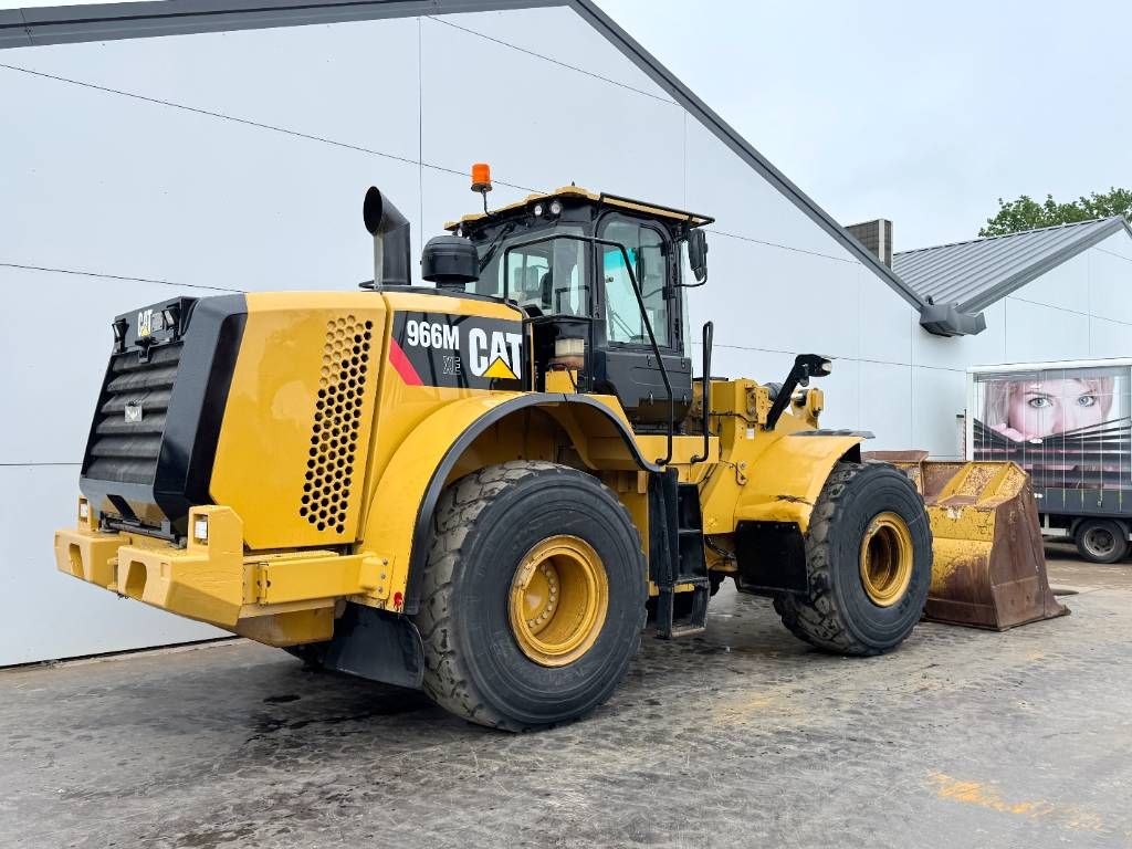 CAT 966MXE - Camera / Automatic Greasing