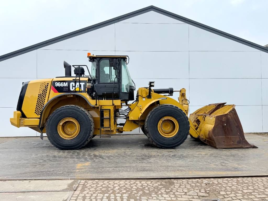 CAT 966MXE - Camera / Automatic Greasing