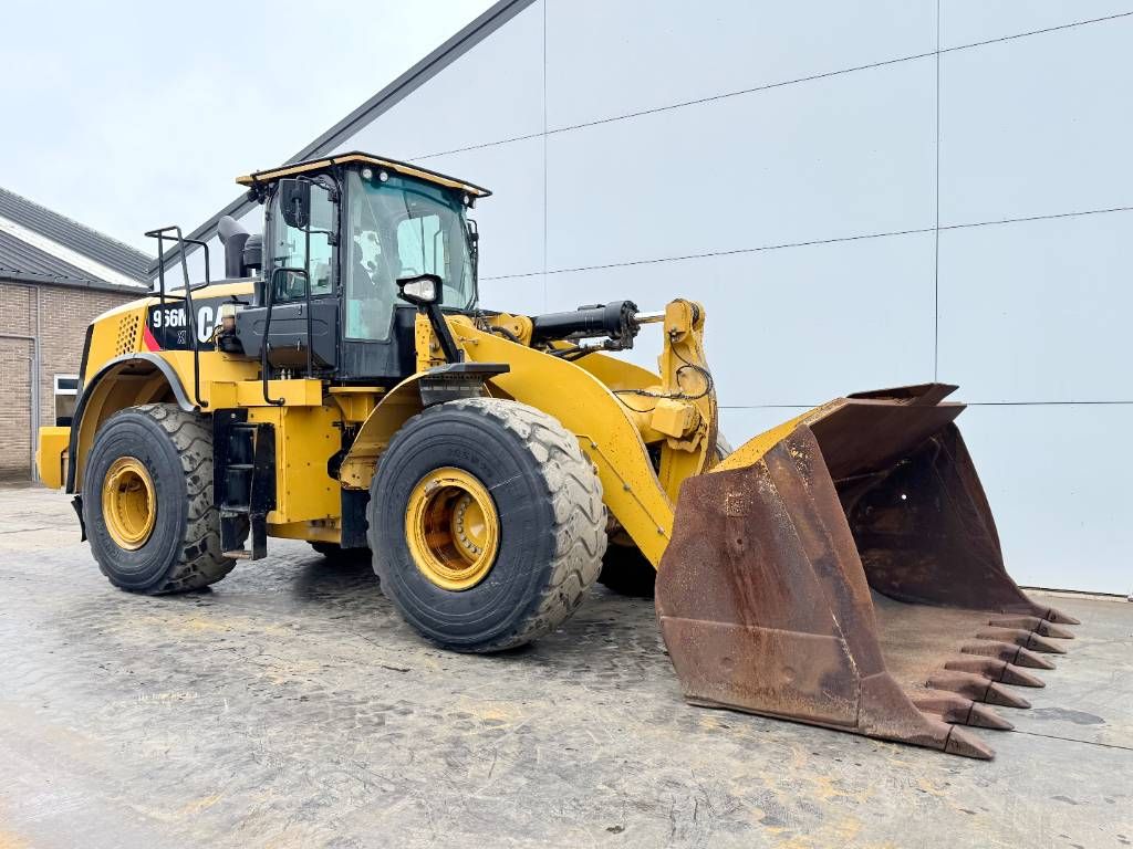 CAT 966MXE - Camera / Automatic Greasing