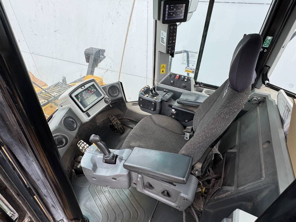 CAT 966MXE - Camera / Automatic Greasing