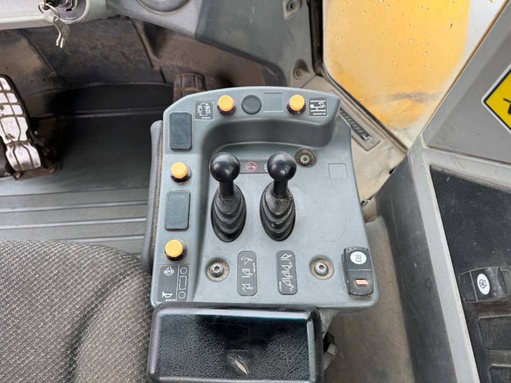 CAT 966MXE - Camera / Automatic Greasing