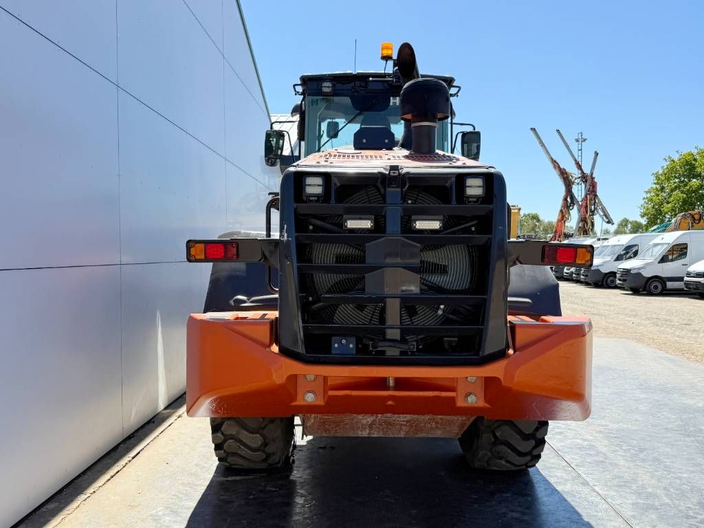 Hitachi ZW180-6 - Perfect Condition / Low Hours