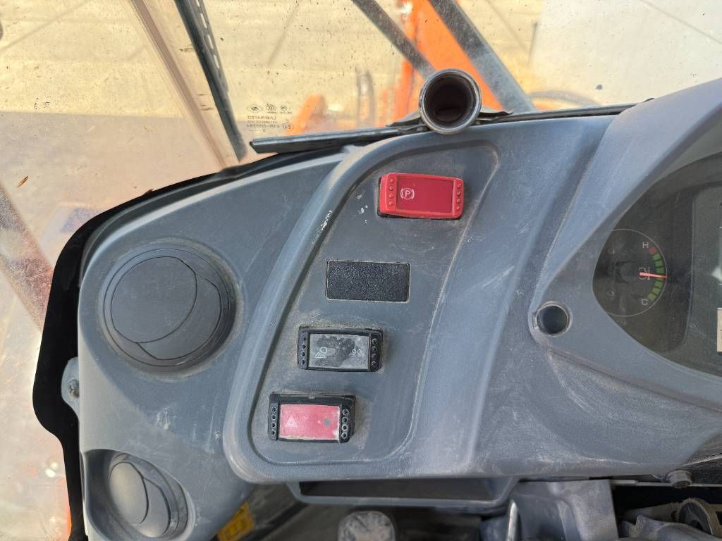 Hitachi ZW180-6 - Perfect Condition / Low Hours