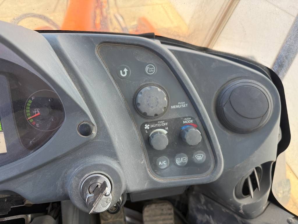 Hitachi ZW180-6 - Perfect Condition / Low Hours