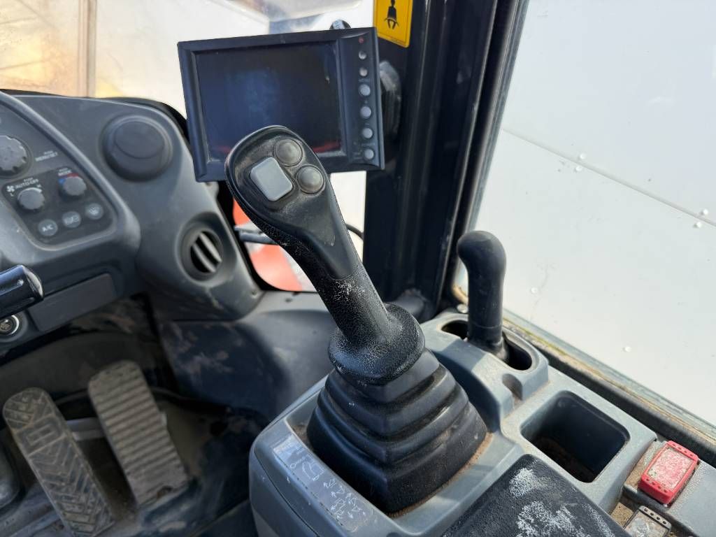 Hitachi ZW180-6 - Perfect Condition / Low Hours
