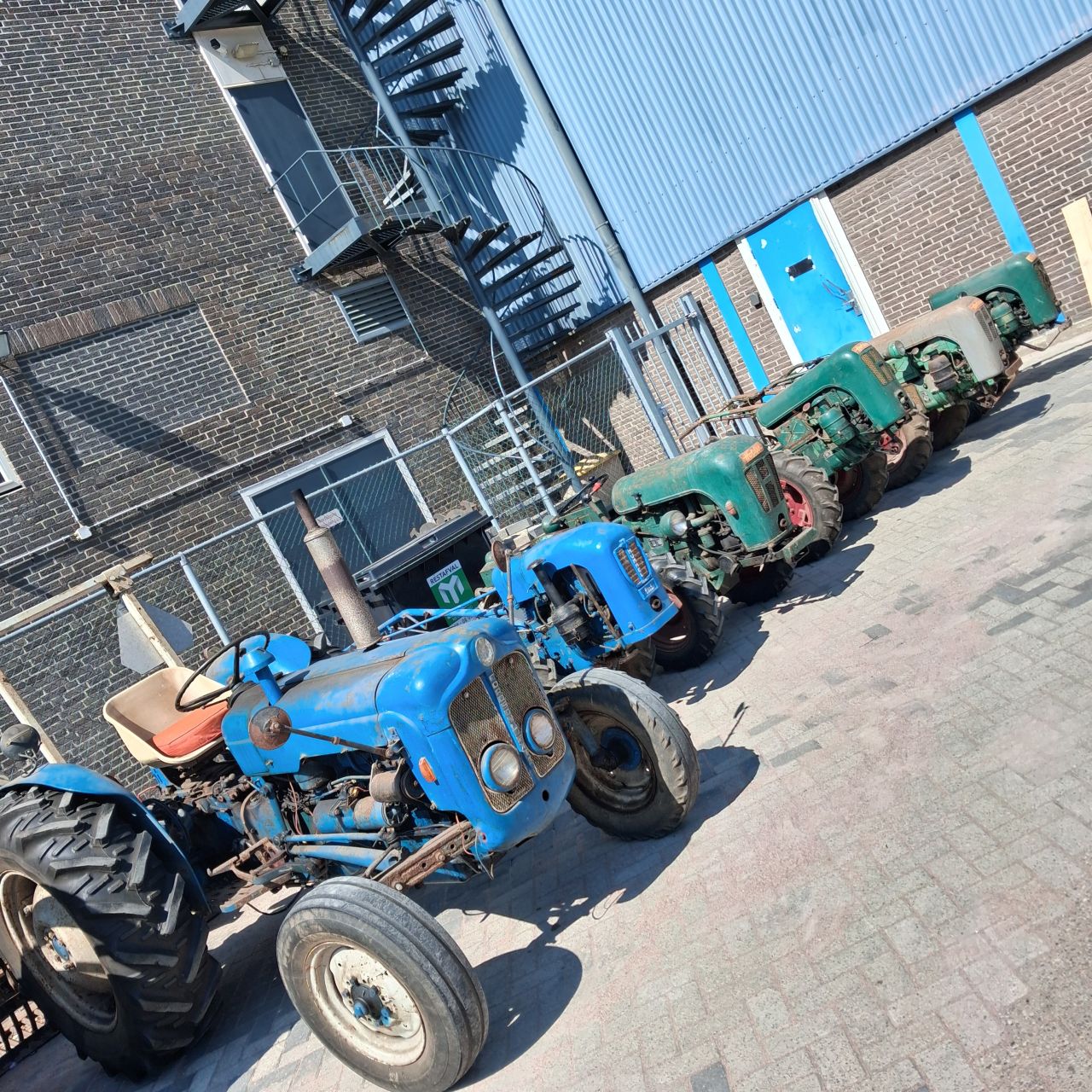 Diverse Tractoren,Holder,Hummel en Fordson.