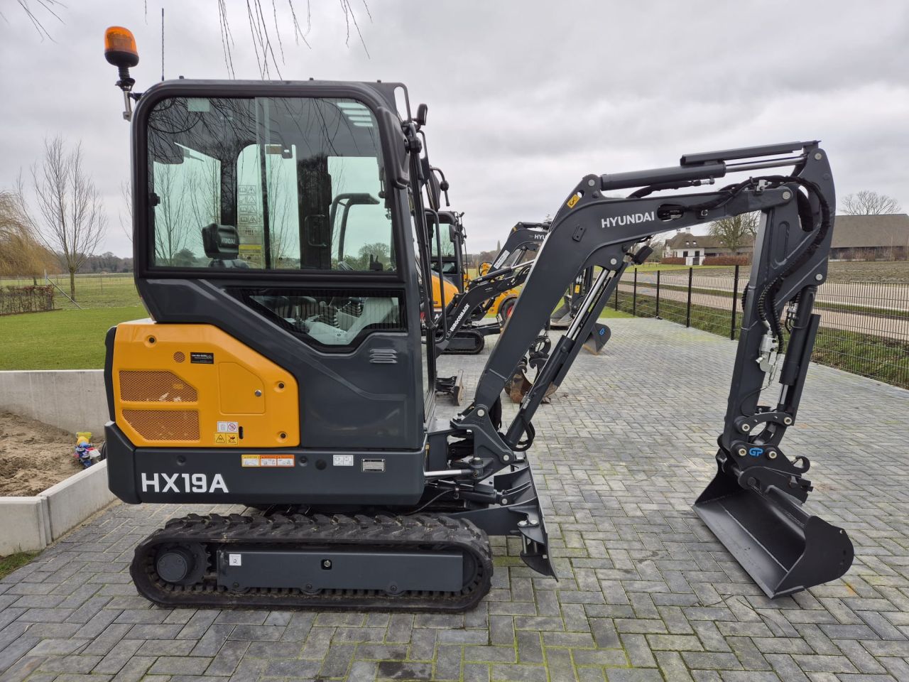 Hyundai graafmachines nieuw!