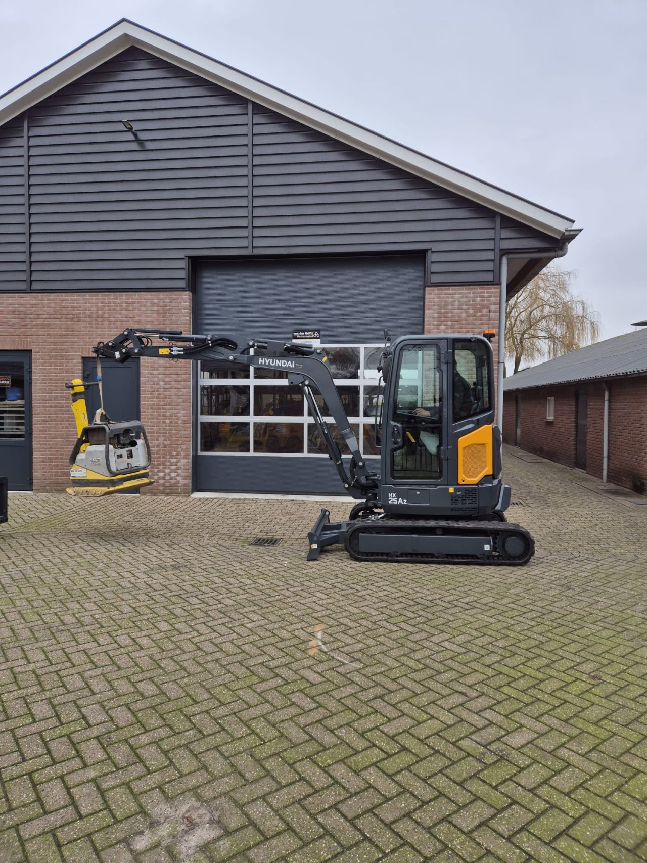 Hyundai graafmachines nieuw!