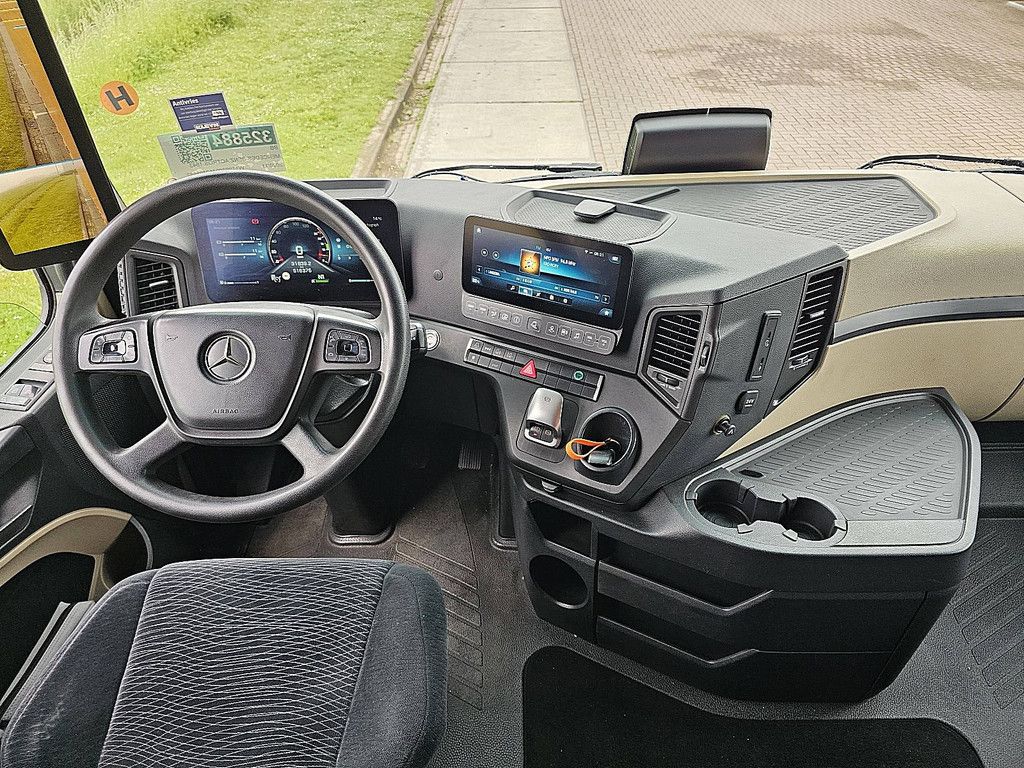 MERCEDES-BENZ ACTROS 1843