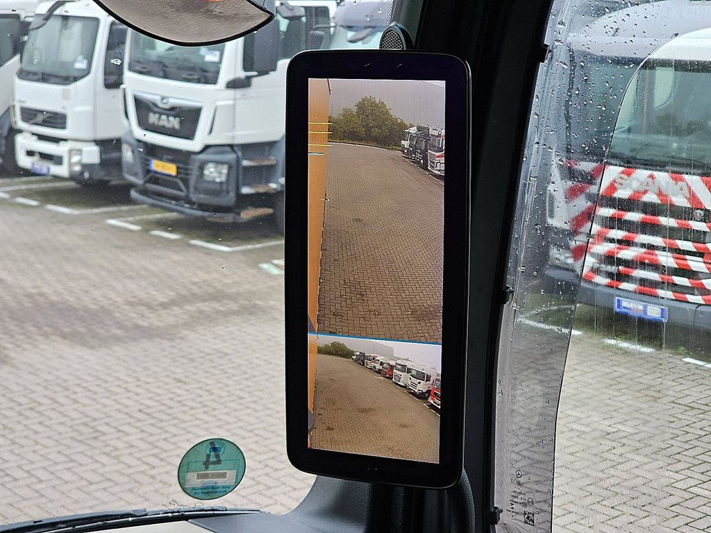 MERCEDES-BENZ ACTROS 1843