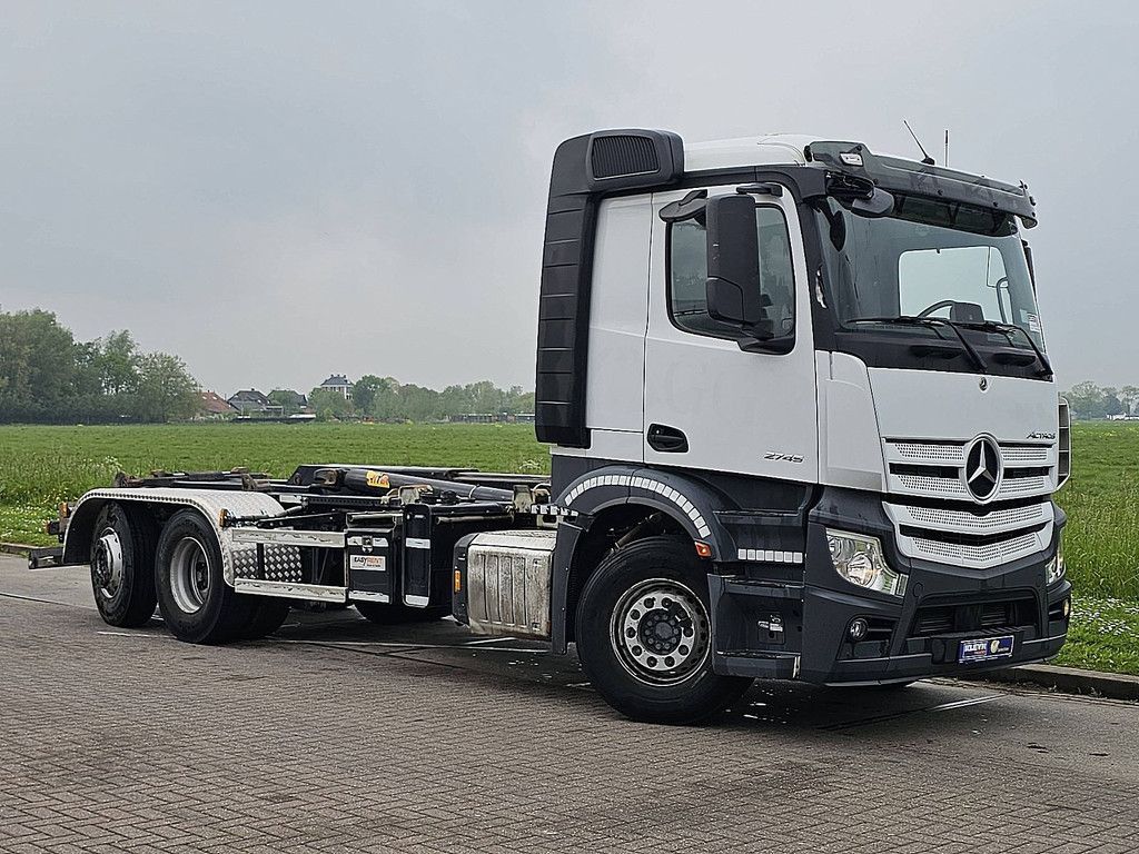 MERCEDES-BENZ ACTROS 2745 LS