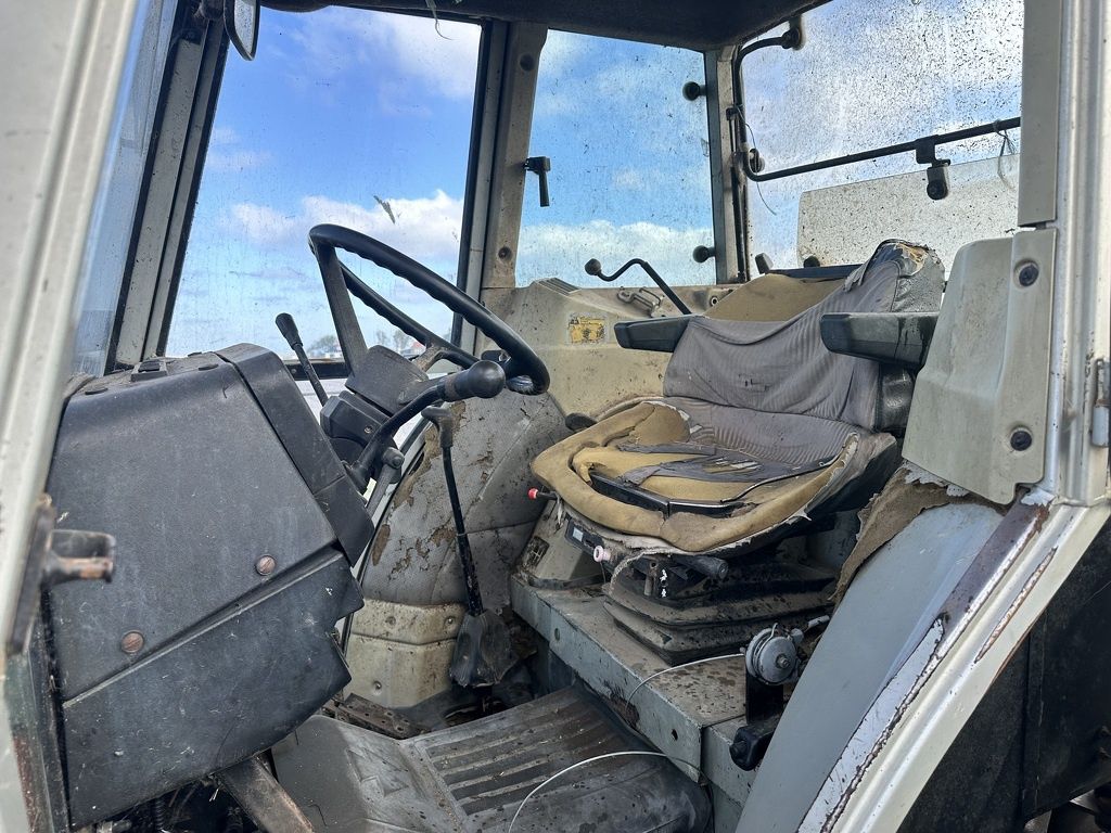 Massey Ferguson 390T