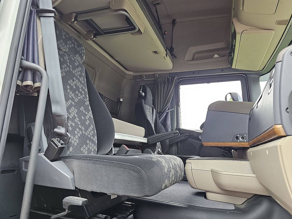 SCANIA R490