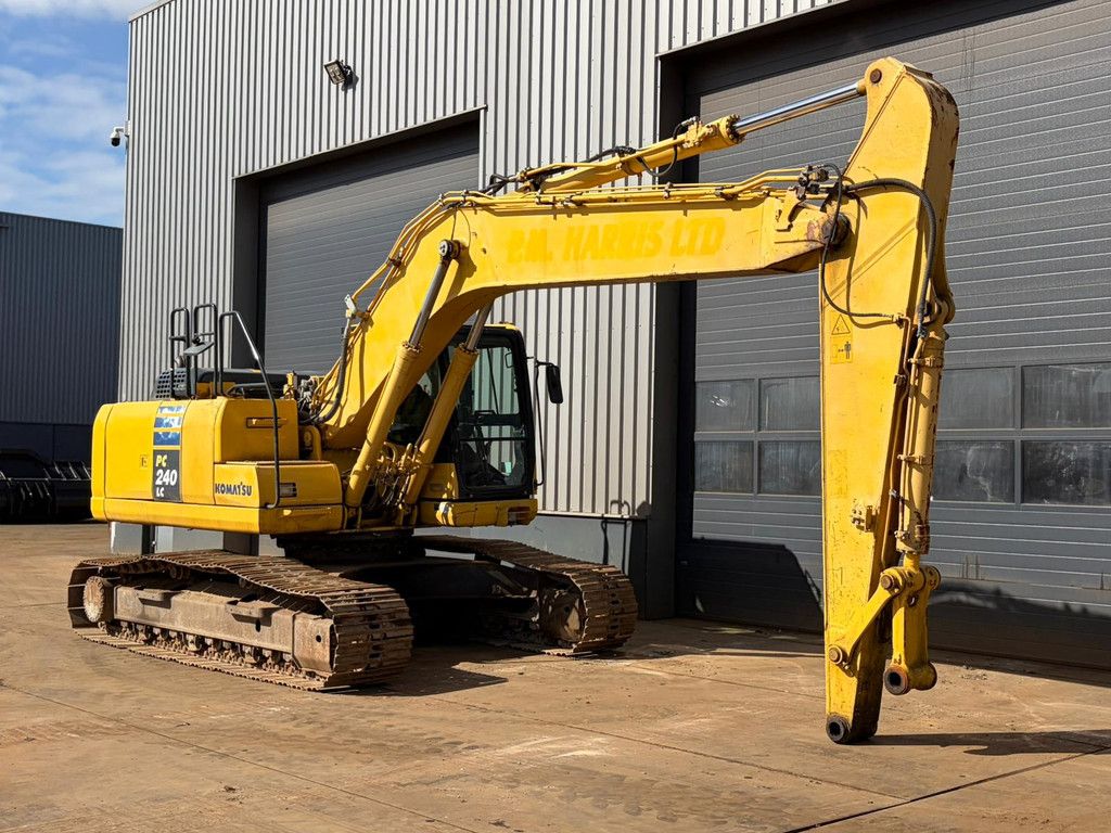 Komatsu PC240-10