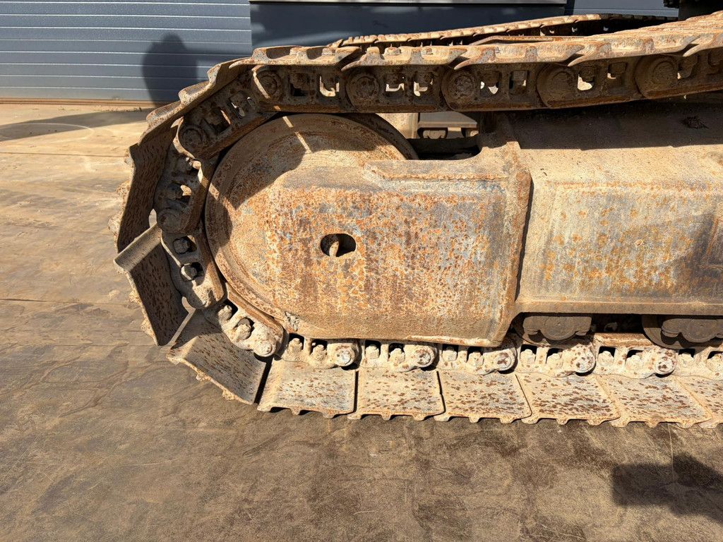 Komatsu PC240-10