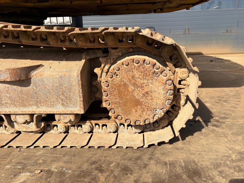 Komatsu PC240-10