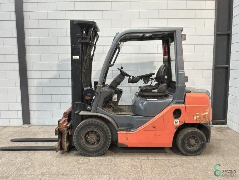 Gabelstapler Diesel Toyota 02-8 FDF 25 2008 Triplex